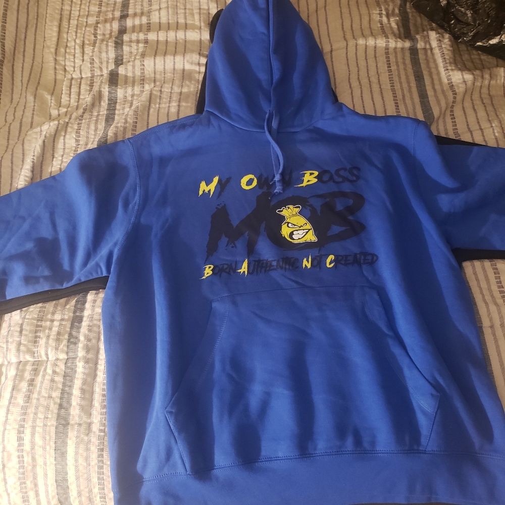 Clothing - Picture 3 of 4